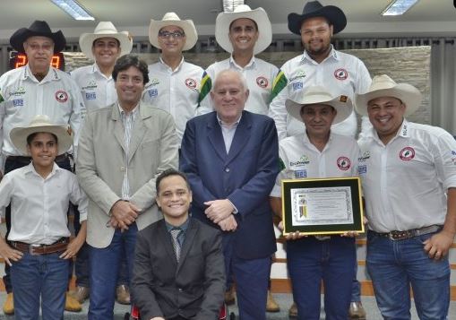 Francisco Catireiro recebe Título de Cidadão Benemérito