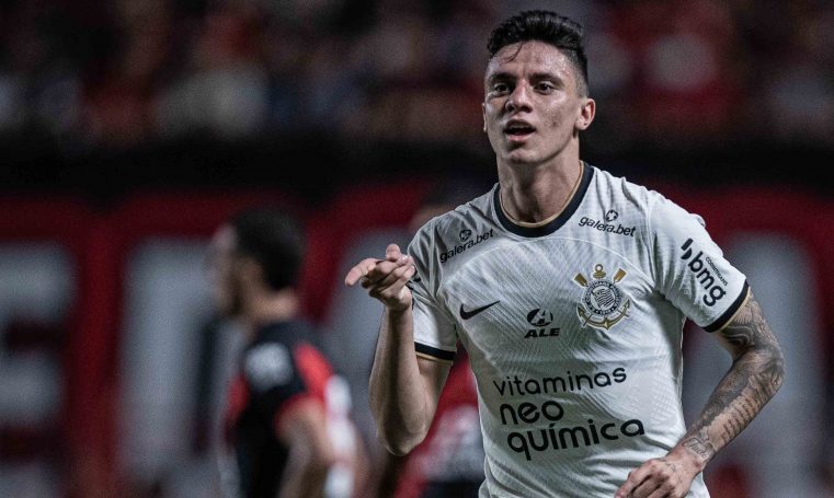 Corinthians vence o Atlético-GO e termina rodada na liderança