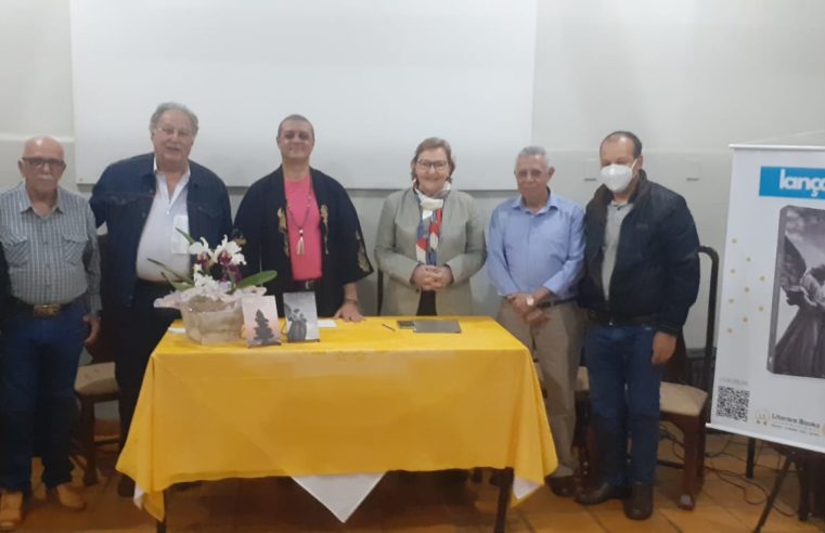 Escritor Leandro Augusto lança livro na ABC