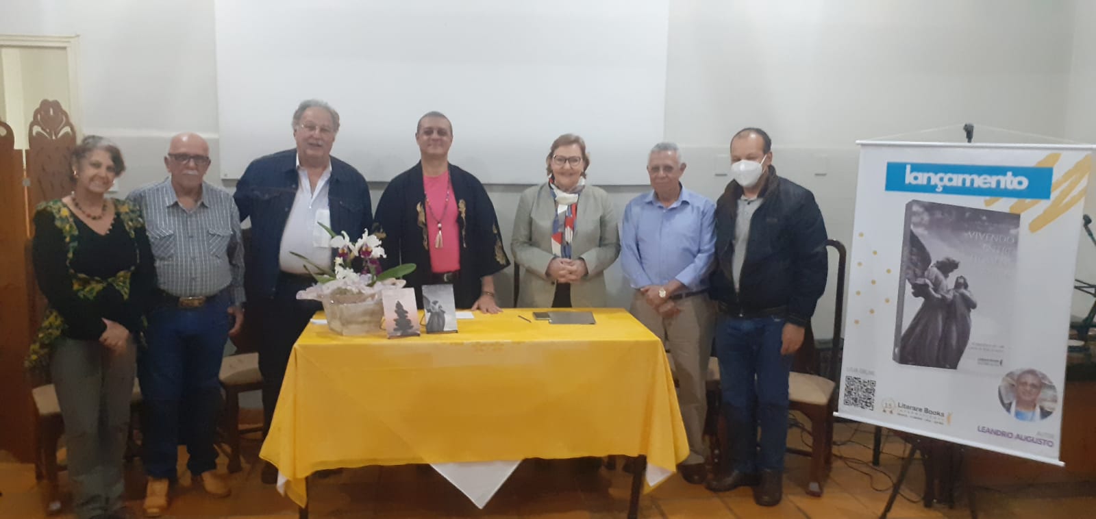 Escritor Leandro Augusto lança livro na ABC