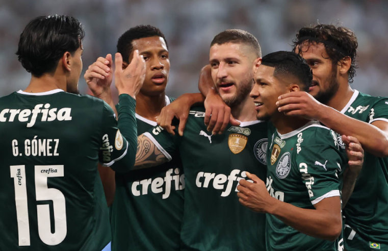 Palmeiras vence Atlético-GO de virada e abre vantagem na liderança