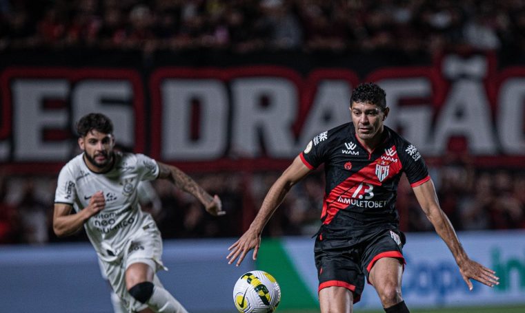 Atlético-GO vence o Corinthians e abre vantagem na Copa do Brasil