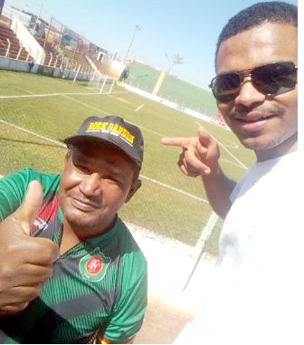 Sassá acompanha jogos da base do BEC