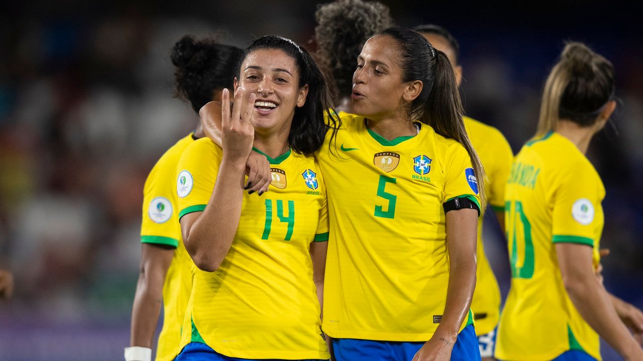 Brasil goleia o Peru e vai à semifinal com 100% de aproveitamento