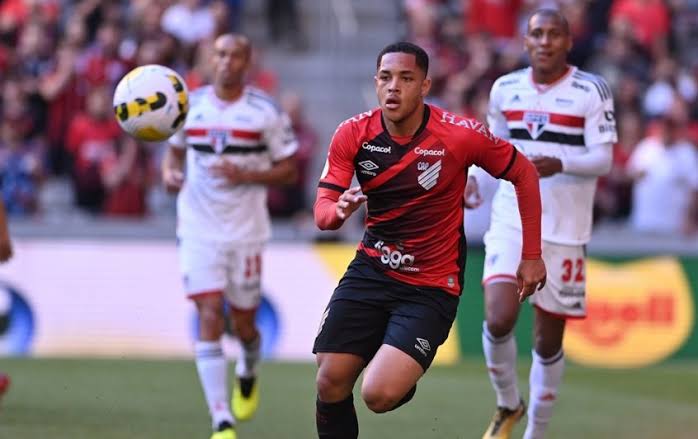 São Paulo é derrotado pelo Athletico-PR em Curitiba