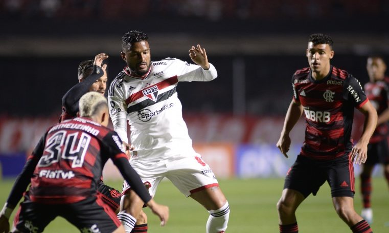 Flamengo vence o São Paulo no Morumbi