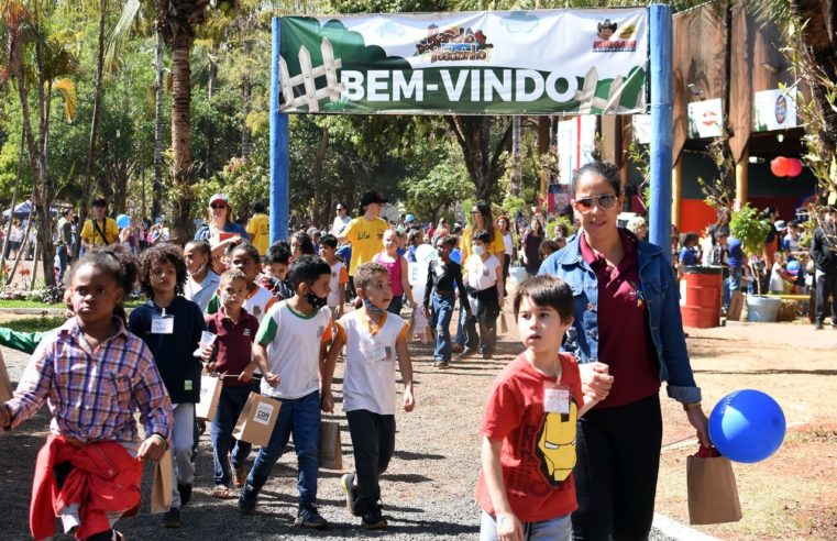 Mais de quatro mil alunos da Rede Municipal  visitam o Rancho do Peãozinho