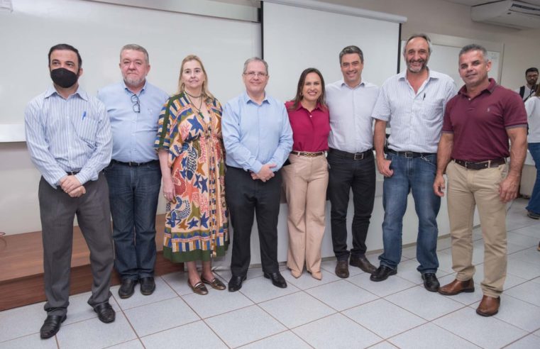 Reunião define ações para diminuir fila de 7 mil cirurgias na região