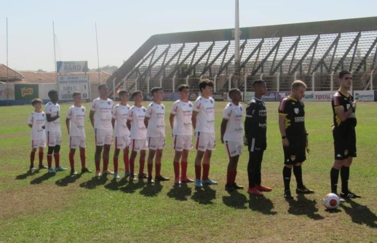 Equipes Sub-11 e Sub-13 estreiam com derrota e vitória no Paulista
