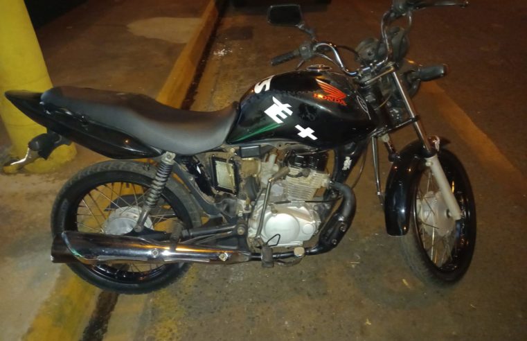 Polícia Militar localiza foragido e recupera moto