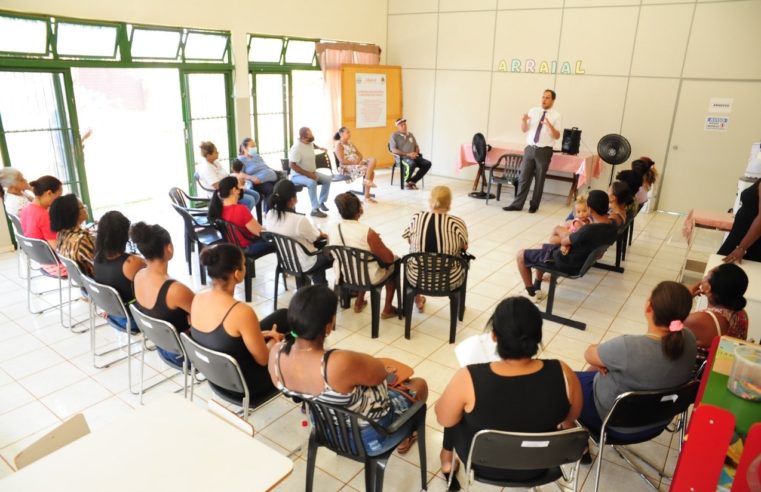 Palestra da defensoria esclareceu dúvidas das famílias do CRAS IV