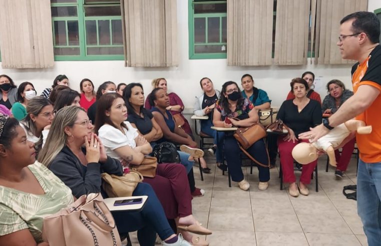 Professores da Educação Infantil da Rede Municipal de Ensino passam por formação sobre Atendimento em Primeiros Socorros