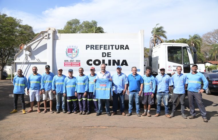 Prefeitura de Colina entrega uniformes aos trabalhadores da limpeza pública