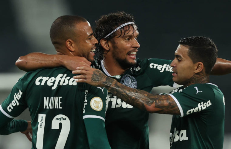 De virada, líder Palmeiras vence o Botafogo