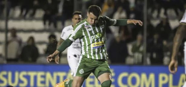 Corinthians cede empate para lanterna do Brasileirão