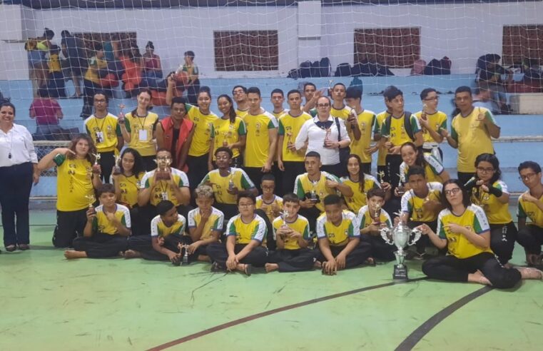 Equipe do Projeto Municipal de Kung Fu de Colina participou de competição em Leme