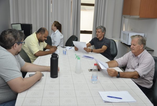 CPI do Recinto  analisa documentos
