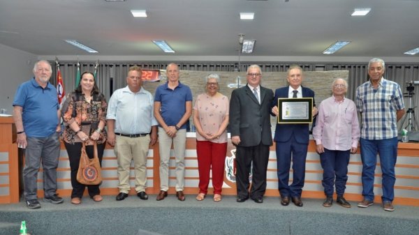 Professor Gerson recebe Título de Cidadão Honorário