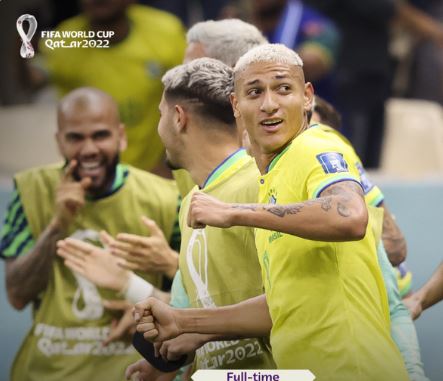 Com dois de Richarlison, Brasil inicia Copa com vitória sobre a Sérvia