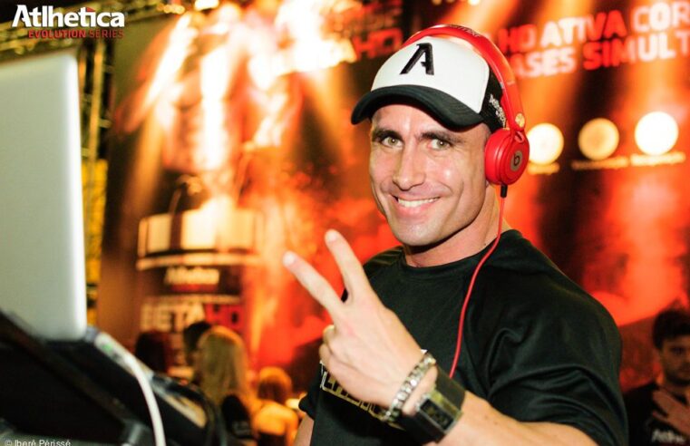 DJ Juninho Ozires comanda balada após show de Daniel Boaventura em Barretos