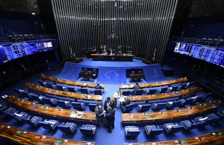 Senado aprova texto-base do primeiro turno da PEC da Transição
