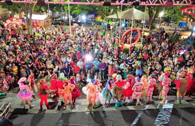 Abertura do Natal Encantado  natalina reúne centenas de famílias em Olímpia 