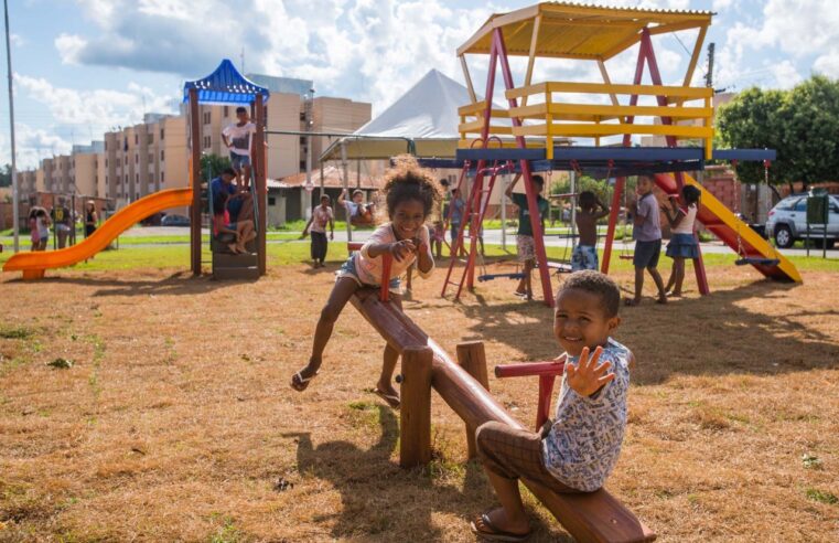 Prefeitura revitaliza playground no bairro Nadir Kenan
