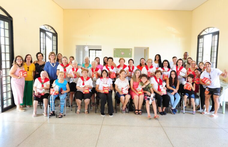 Magia do Natal presente nos CRAS e Centros de Convivência da Pessoa Idosa