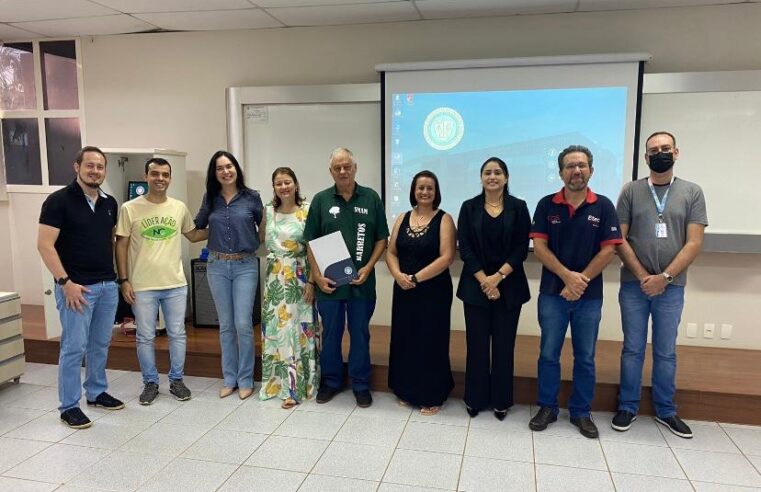 Secretaria Municipal de Educação recebe o Selo Instituição Ambientalmente Responsável