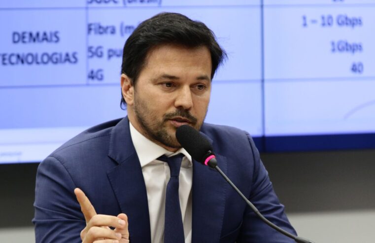 Fábio Faria é exonerado da pasta das Comunicações
