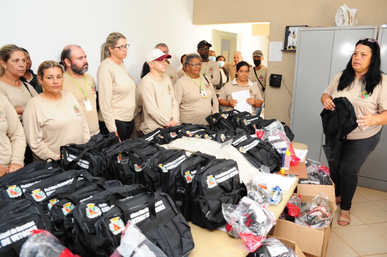 Equipe do controle de vetores recebe novos equipamentos de trabalho