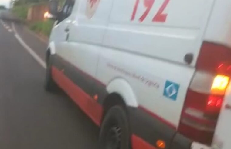 Motorista é socorrido com suspeita de fratura no braço e perna na Assis Chateaubrind