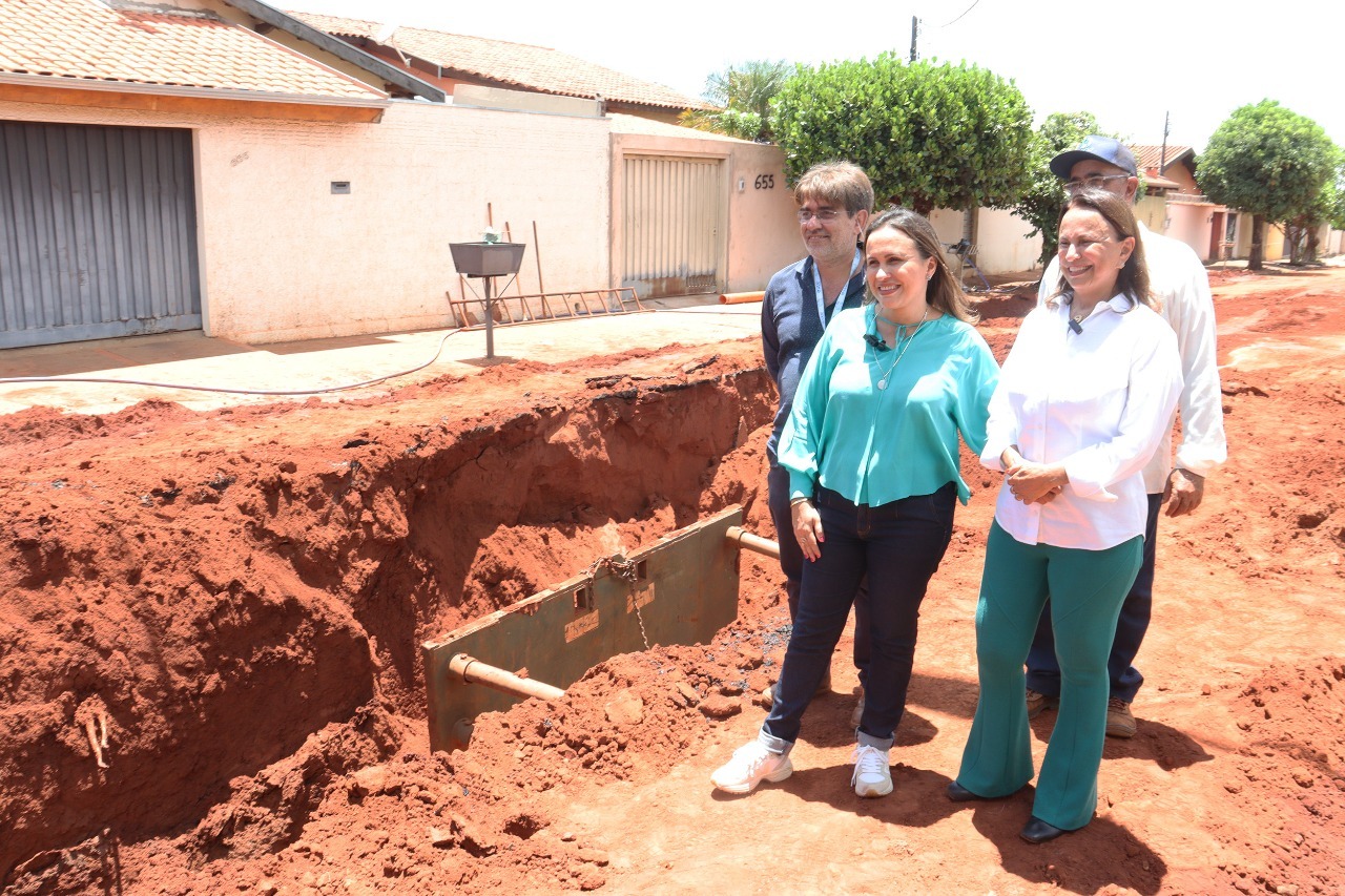 Prefeita de Barretos e superintendente do SAAE fazem visita técnica às obras que estão em fase de finalização no Parque Enéas Carneiro e bairro Christiano Carvalho