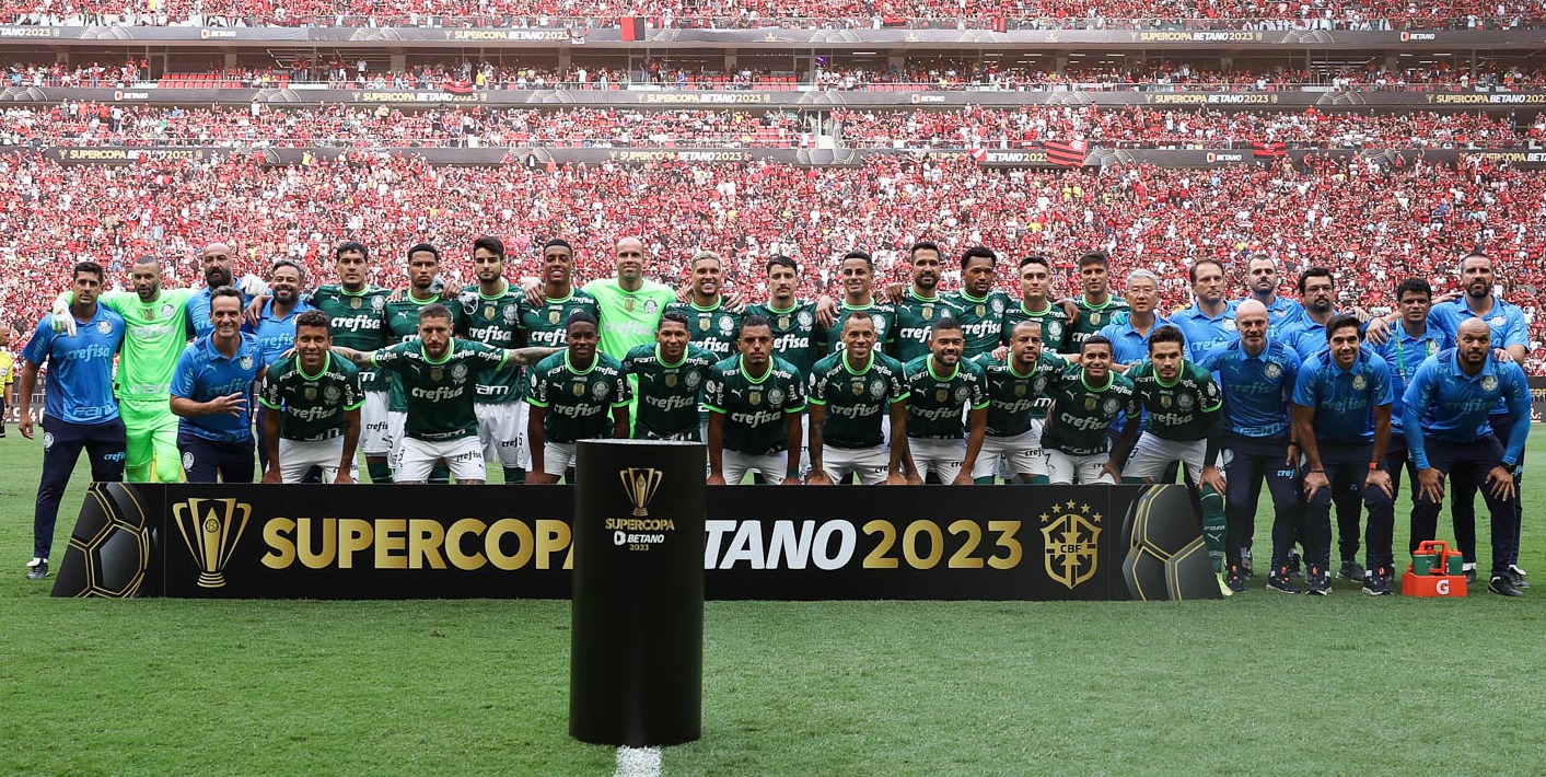 Em grande jogo, Palmeiras vence o Flamengo por 4 a 3 e é campeão