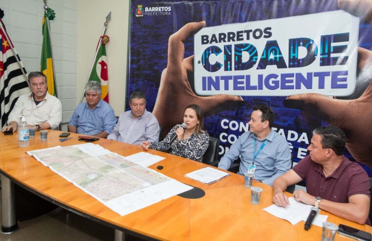 Prefeita Paula Lemos assina convênio para recuperação da pista de caminhada da Via das Comitivas