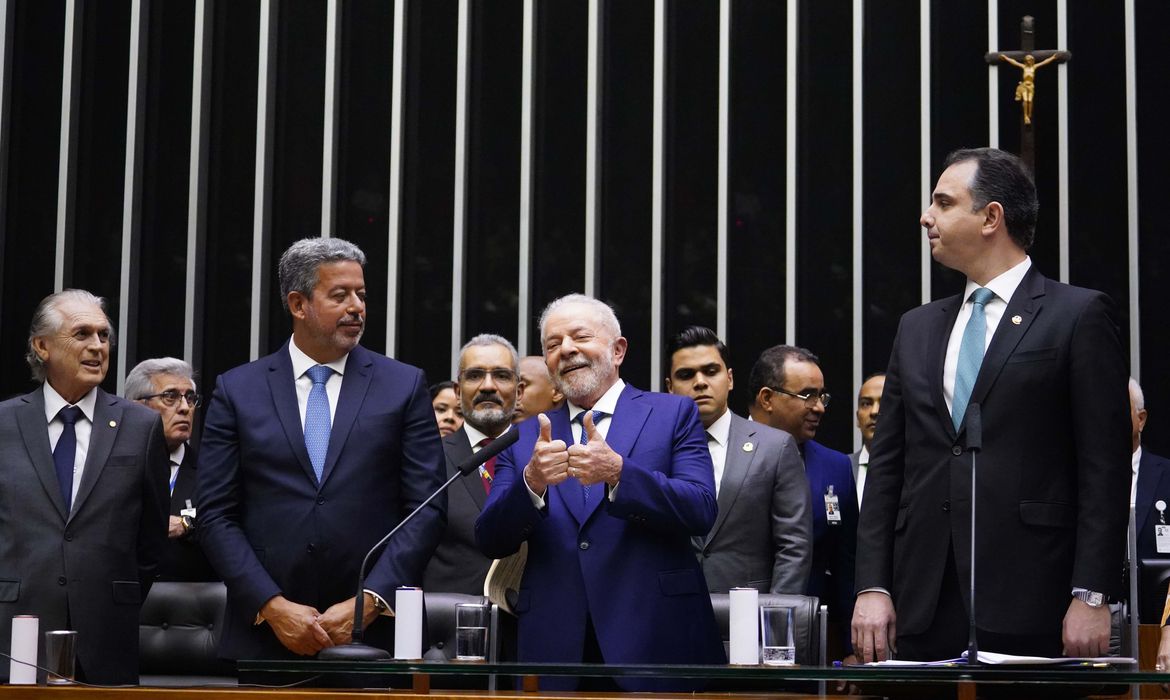 Mensagem do governo é de esperança e reconstrução, diz Lula