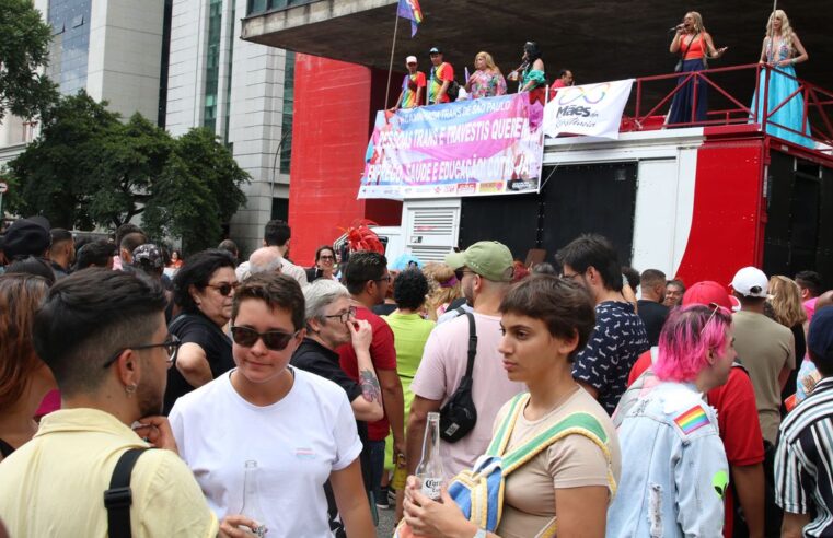 Caminhada trans em São Paulo pede políticas e cobra ação contra mortes