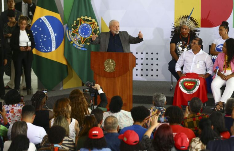 Lula assina decreto que cria Conselho de Participação Social