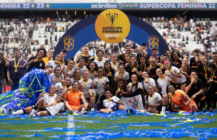 Corinthians é bi da Supercopa Feminina com goleada no Flamengo