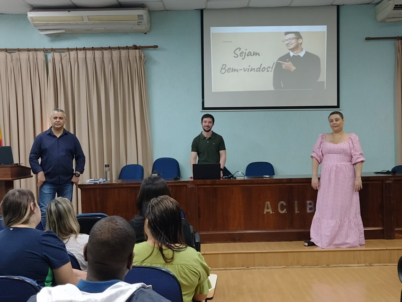 Segunda etapa do curso “Dicas matadoras para quem nunca vendeu nada”, com Emerson Carvalho