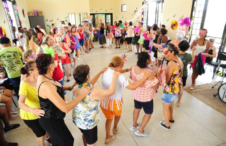 Prefeitura realiza Carnaval da Pessoa Idosa no CCI Fepasa