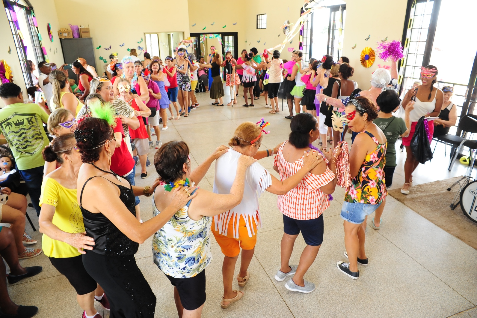 Prefeitura realiza Carnaval da Pessoa Idosa no CCI Fepasa