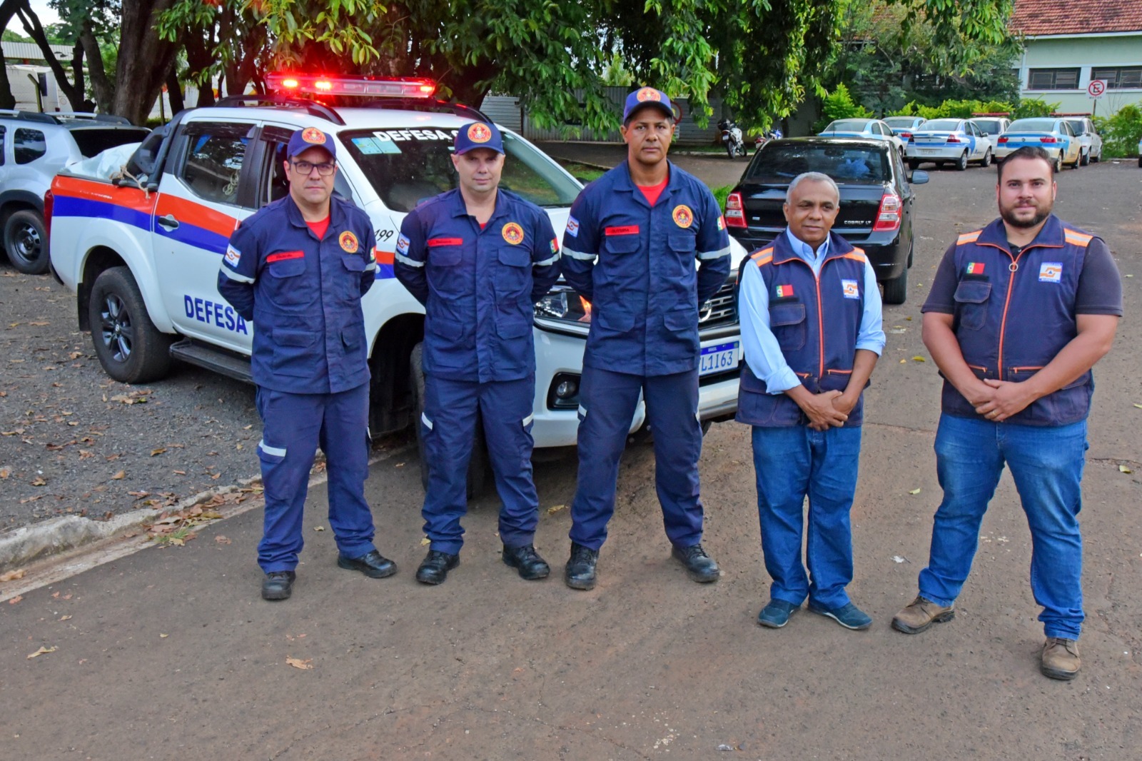 Defesa Civil de Barretos envia primeira remessa de doações e bombeiros para ajudar as vítimas das chuvas no litoral norte