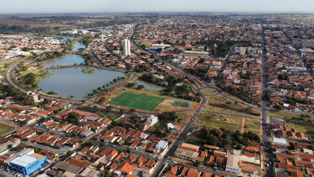 CineSolar chega a Barretos com sessões gratuitas de cinema movido a energia solar, pipoca e atrações para toda a família