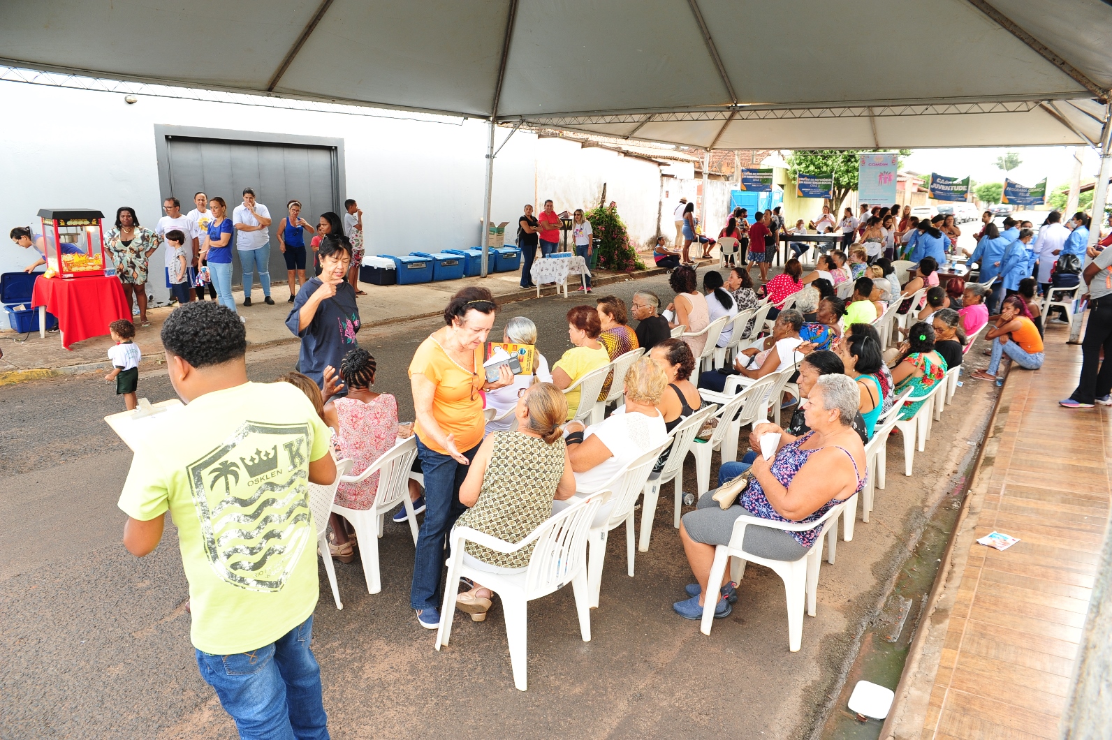 Prefeitura leva serviços ao bairro Alto Sumaré, em mais um evento do Mês das Mulheres