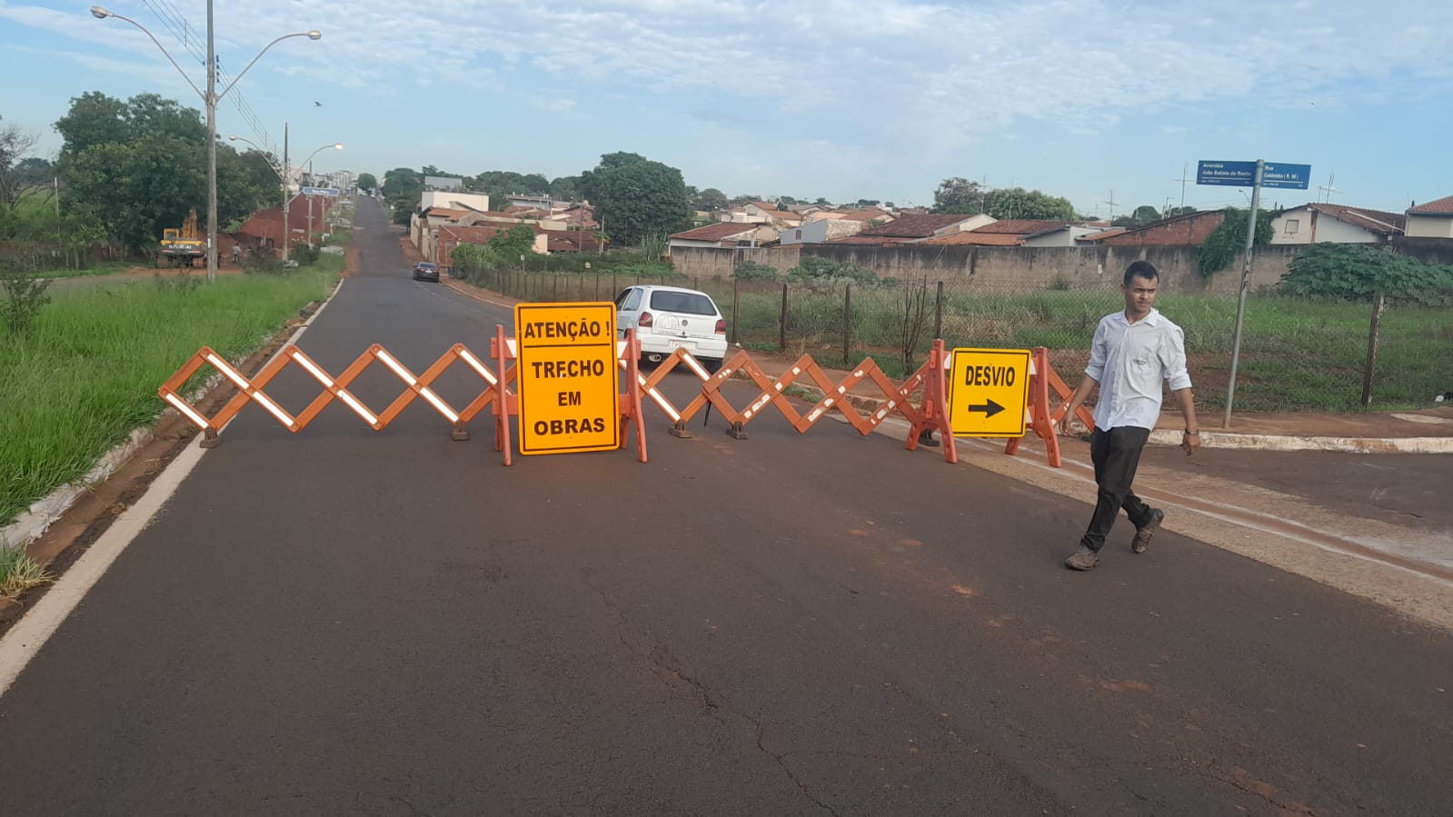 Obras de drenagem na Avenida João Batista da Rocha avançam e trecho tem novo desvio no trânsito