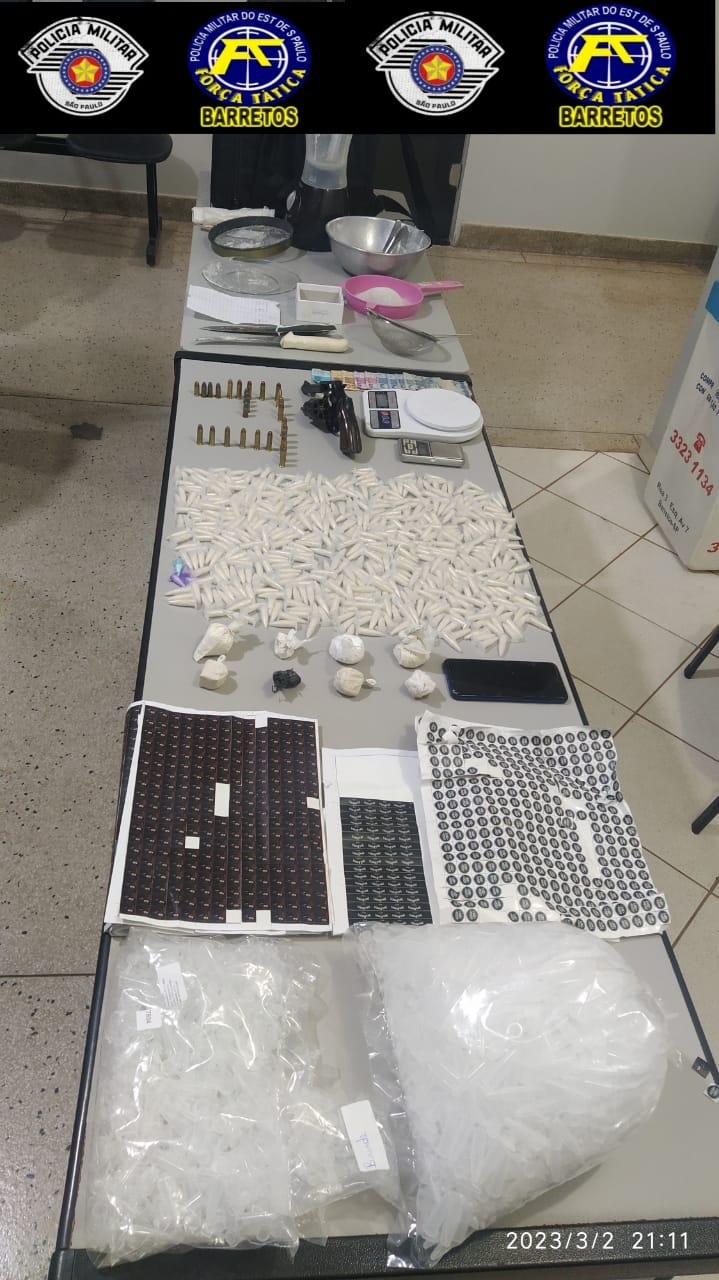 PM registra flagrante de tráfico de drogas e porte irregular de arma de fogo