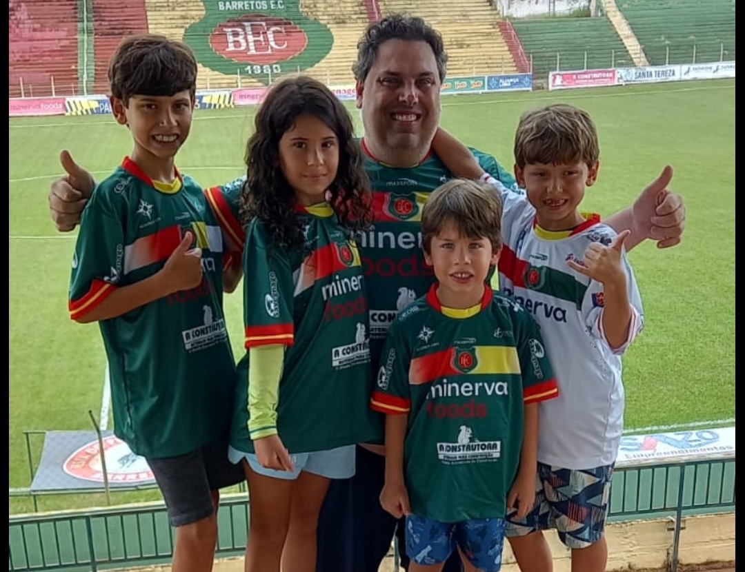 Nova geração da família Silva na torcida pelo BEC