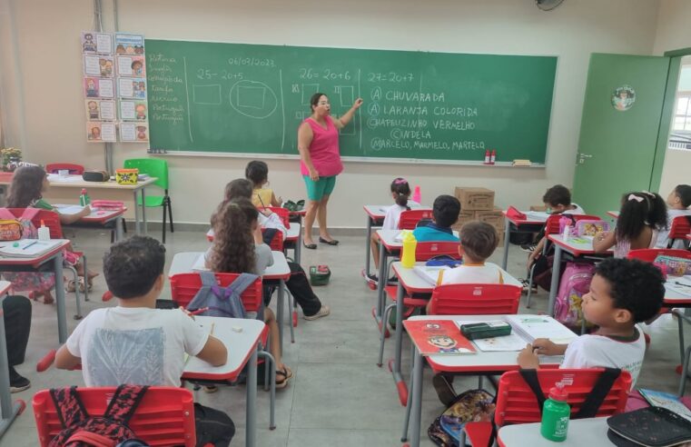Recém-inaugurada, Escola Municipal do bairro Vida Nova abre as portas e recebe alunos nesta segunda-feira, dia 06