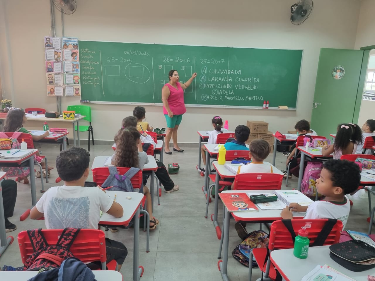 Recém-inaugurada, Escola Municipal do bairro Vida Nova abre as portas e recebe alunos nesta segunda-feira, dia 06